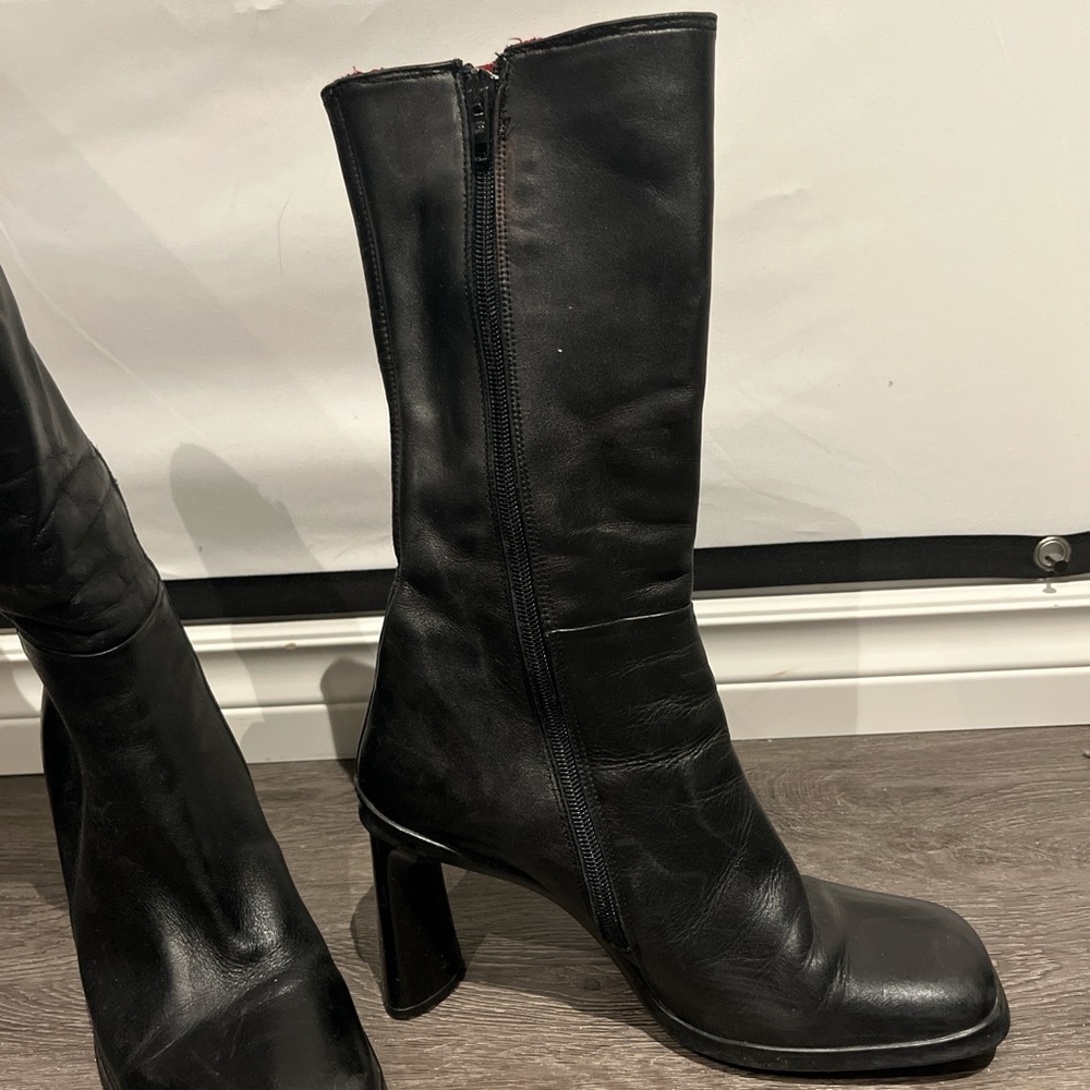 Pegabo Classic Black Leather Mid-Calf Heeled Boots - Picture 7 of 10